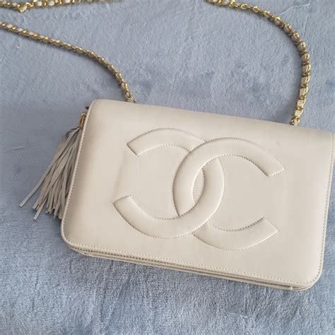 Vintage Chanel bag with Victory Hook PK 3940.